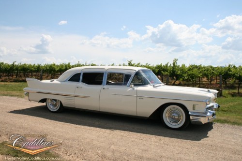 Hunter Valley Wine Tours & Wineries in a Cadillac Limousine